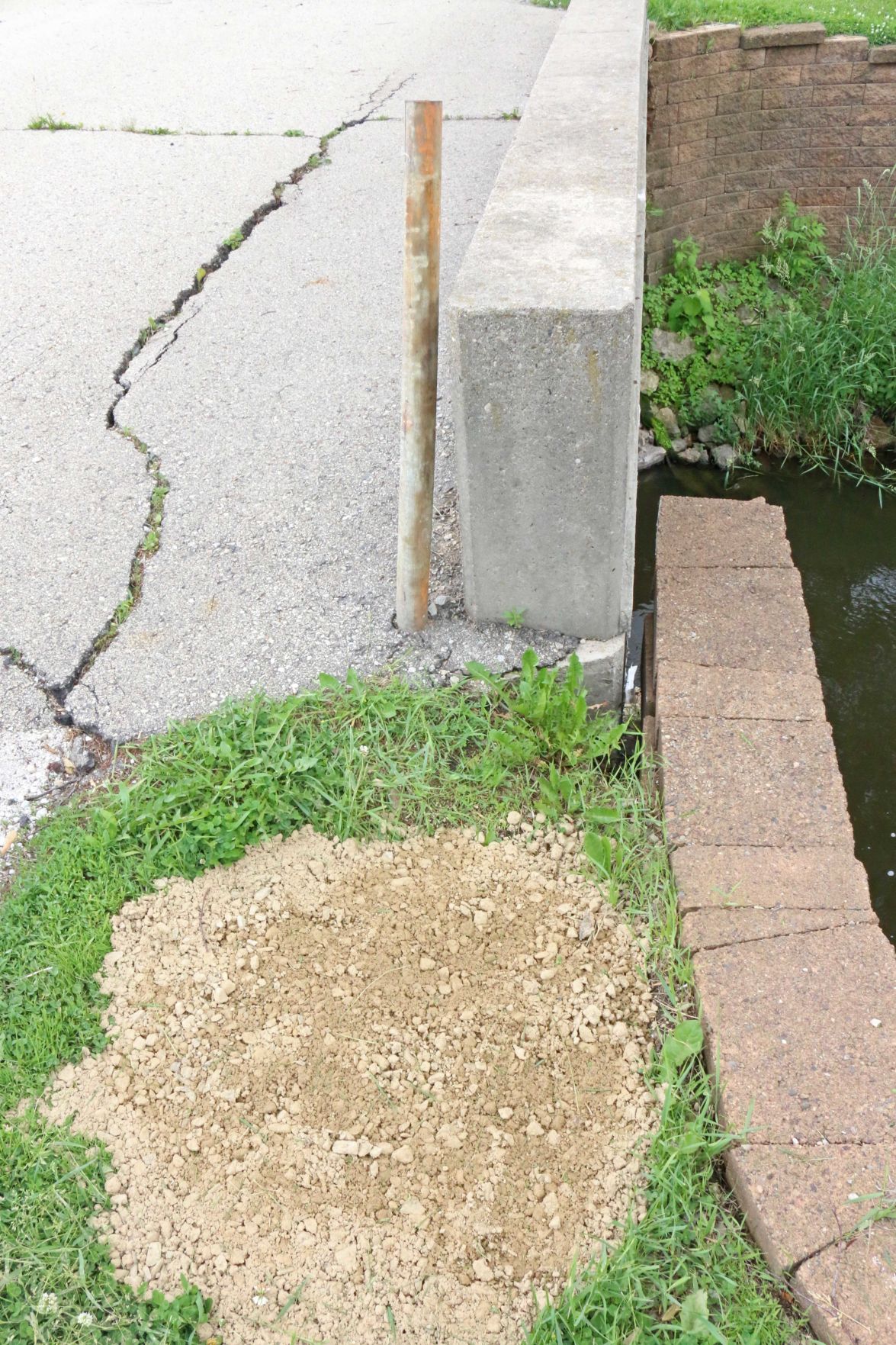 Tygert Street Bridge pothole